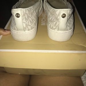 Michael kors purse and shoes have tags bundle deal